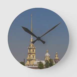 Blick auf die Kathedrale der Heiligen Peter und Pa Runde Wanduhr