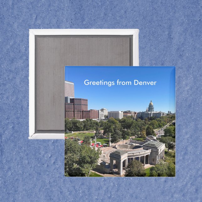 Blick auf die Skyline von Denver mit State Capitol Magnet (A magnet that says Greetings from Denver and features a photograph of Denver, Colorado)
