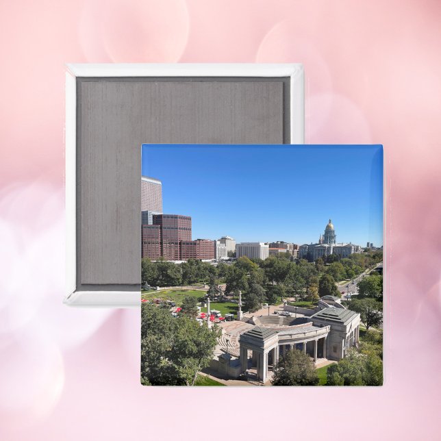 Blick auf die Skyline von Denver mit State Capitol Magnet (A magnet featuring the beautiful skyline of Denver, Colorado.)