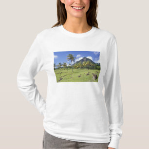 Blick auf Gros Piton entlang des historischen Pfad T-Shirt