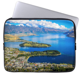 Blick auf Queenstown vom Gipfel von Bob, Neuseelan Laptopschutzhülle