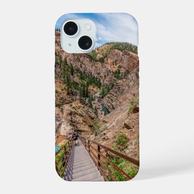 Blick nach Sieben Falls Stairs iPhone Case 15 Hülle (Rückseite)
