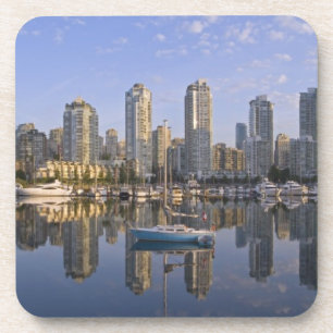 Blick über den False Creek auf die Skyline von 2 Untersetzer