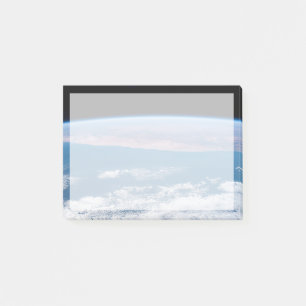 Blick über die Südwestküste Afrikas. Post-it Klebezettel