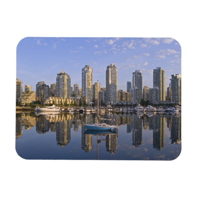 Blick über False Creek auf die Skyline von 2 Magnet (Horizontal)