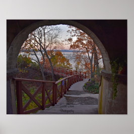 Blick von innen auf die Bannerman-Residenz Poster