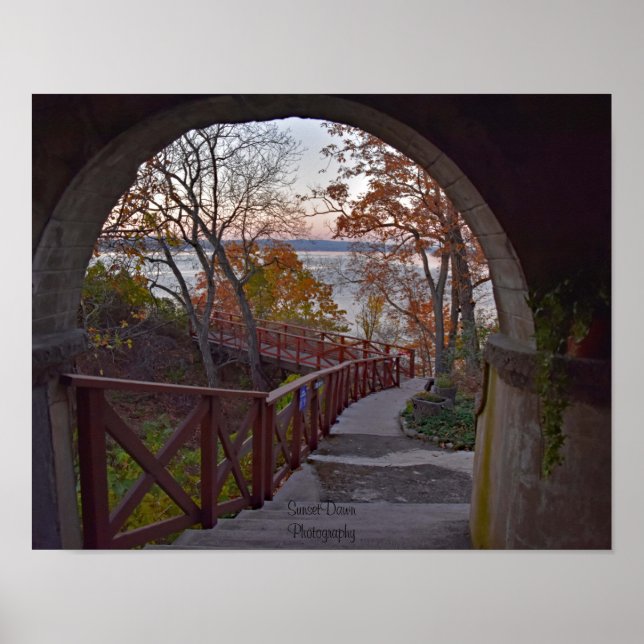 Blick von innen auf die Bannerman-Residenz Poster (Vorne)