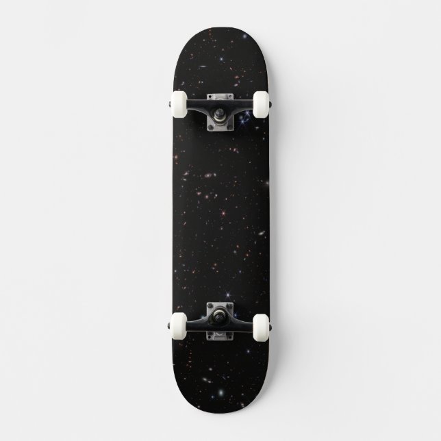 Blick zwischen den Konstellationen Pisces und Andr Skateboard (Vorderseite)