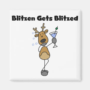 Blitzen Gets Blitzed Reindeer Tshirts und Geschenk Magnet