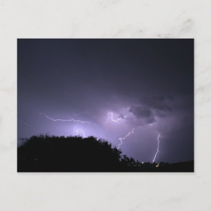 Blitzstürme am lila Himmel Postkarte