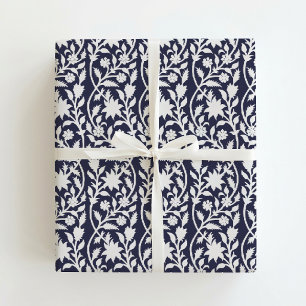 Blockdruck inspirierte navyblaue Blütenmuster Geschenkpapier