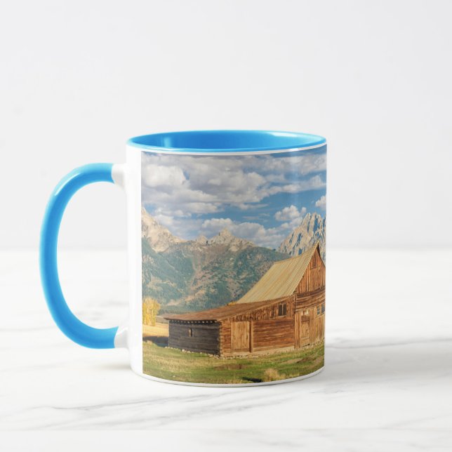 Blockhaus nahe Gebirgszug Tasse (Links)
