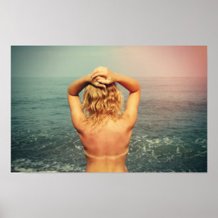 Blond Frau am Strand Poster