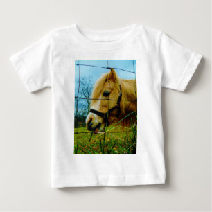 Blond Miniature Pony / Pferdeblauer Himmel Baby T-shirt