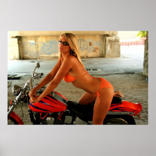 Blonde Biker Babe in einem Bikini Poster