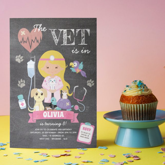 Blonde Brown Eyes Chalkboard Vet Birthday Party Einladung (This girl’s vet birthday invitation is just the right medicine to your celebration!)