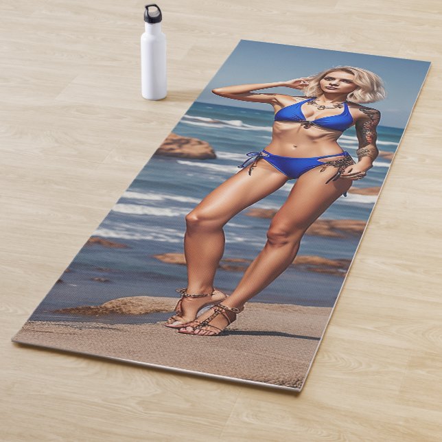 Blonde Fitness Bikini Girl posiert Yoga Mat Yogamatte (Beispiel)