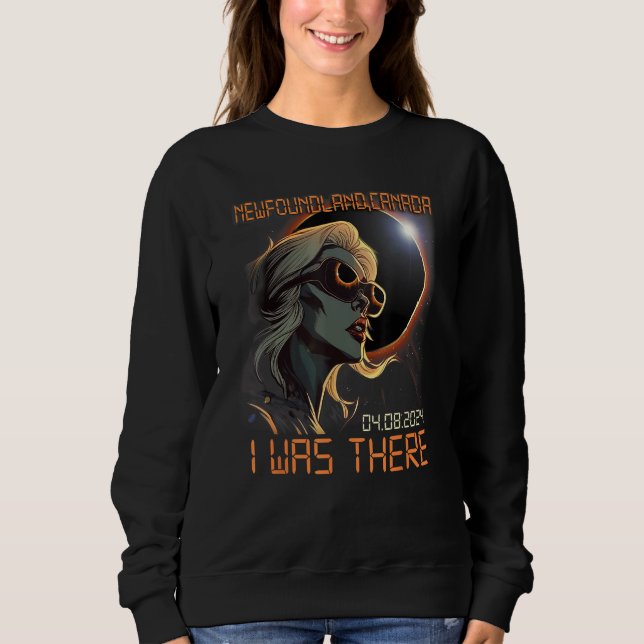 Blonde Girl Total Solar Eclipse 2024 Newfoundland  Sweatshirt (Vorderseite)