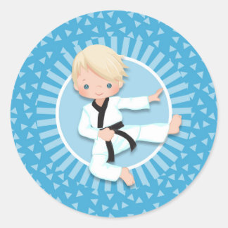 Blonde Karate-Jungen-Judo-Kampfkünste Runder Aufkleber