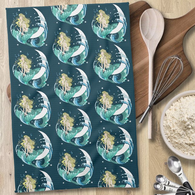 Blonde Mermaid Moon Fantasy Art Deco Geschirrtuch (Von Creator hochgeladen)