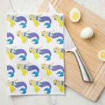 Blonde Schwimmen Meerjungfrau Lila Schwanz Meer Geschirrtuch<br><div class="desc">Das Design zeigt eine originelle Marker-Abbildung eines schwimmenden Meerjunges mit blauen Outfit und lila Schwanz. Sehen Sie nicht,  wonach Sie suchen? Brauchen Sie Hilfe bei der Anpassung? Kontaktieren Sie Rebecca,  um etwas für Sie entworfen zu haben.</div>