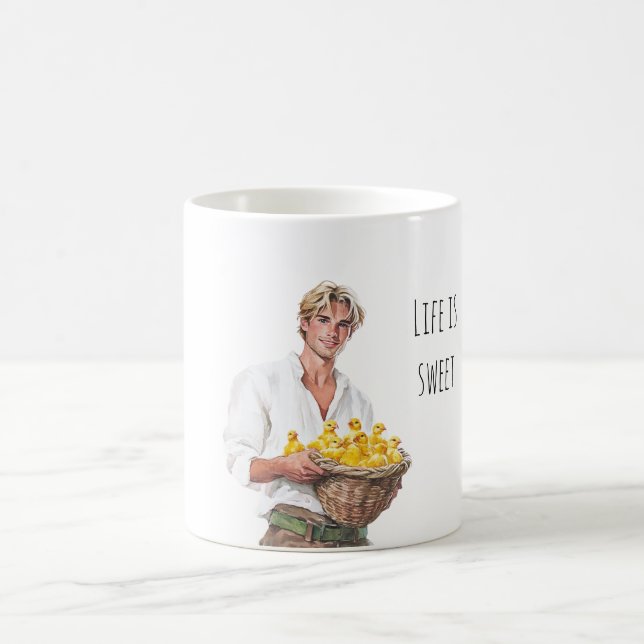 Blonder Mann Babyküken im Korb Kaffeetasse (Mittel)