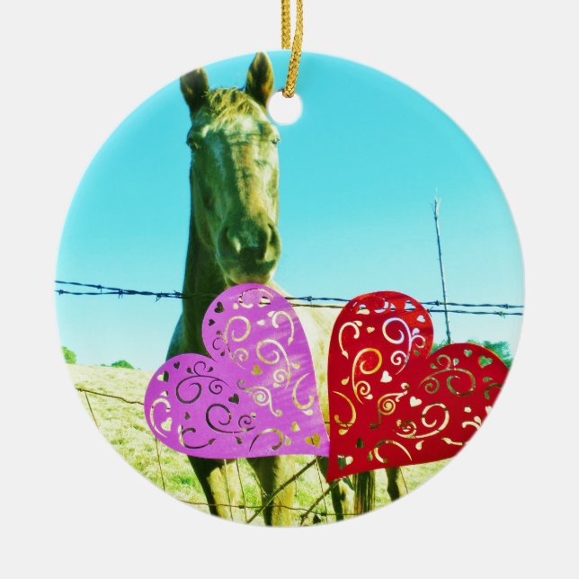 Blondes Pferd und rosa und rote Herzen Keramikornament (Vorne)