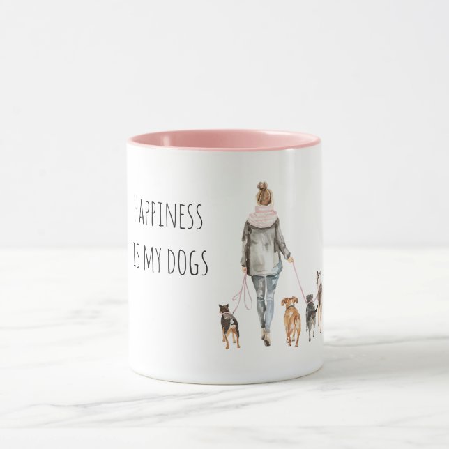 Blondhaarige Dame führt Hunde aus   Tasse (Zentrum)