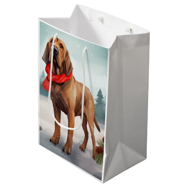 Bloodhound Hund im Schnee Weihnachten Mittlere Geschenktüte (Vorderseite Schrägansicht)