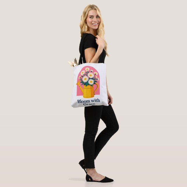 Bloom mit Grace Tote Bag (Am Model)