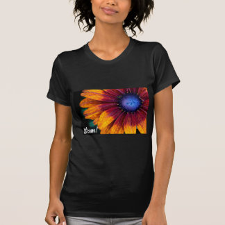 Bloom ! T - Shirt mit Blumenmuster