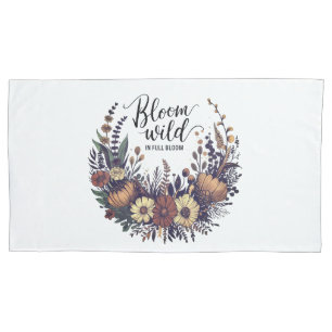 "Bloom Wild: Earthy Wildblume Bouquet Design Kissenbezug