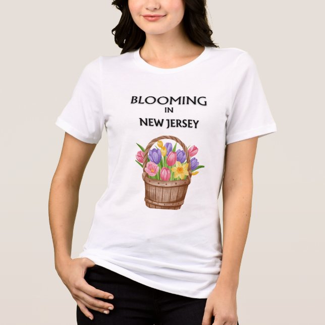 BLOOMING IN NJ, FLOWERS IN BASKET SHORT SLEEVE Tri-Blend SHIRT (Vorderseite)