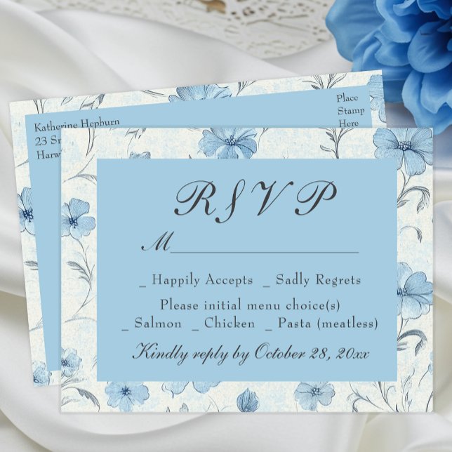 Bloral Dusty Blue Country Garden Wedding RSVP Card Einladungspostkarte (Von Creator hochgeladen)