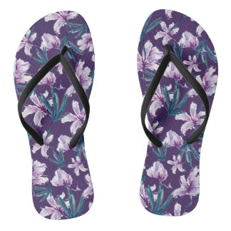 Blossom Bliss auf dunklem Lila Flip Flops