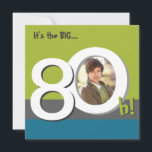 Blue 80th Big 8-Oh! Geburtstagspartei von Foto-Vor Einladung<br><div class="desc">Eine moderne grüne & blaue 80. Geburtstagsfeier,  die ein Foto des Geburtstagsjungen hinzufügen soll. Bitte senden Sie mir eine E-Mail,  wenn Sie Hilfe bei der Anpassung Ihres Designs benötigen.</div>