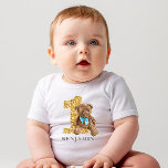 Blue and Gold 1. Geburtstag Teddy Bär Baby T-shirt<br><div class="desc">Blue und Gold 1. Geburtstag Teddy Bear Baby T - Shirt. Personalisieren Sie Ihre Daten mit dem Namen eines Kindes.</div>