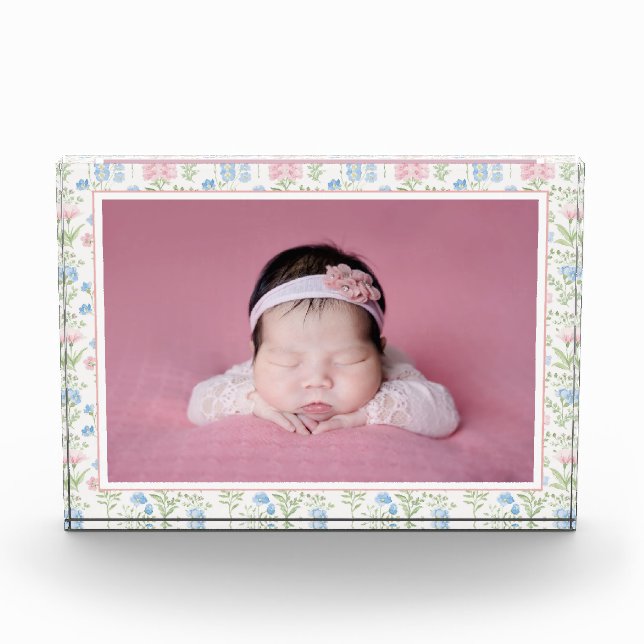 Blue and Pink Grandmillennial Blume Baby Fotoblock (Vorderseite)