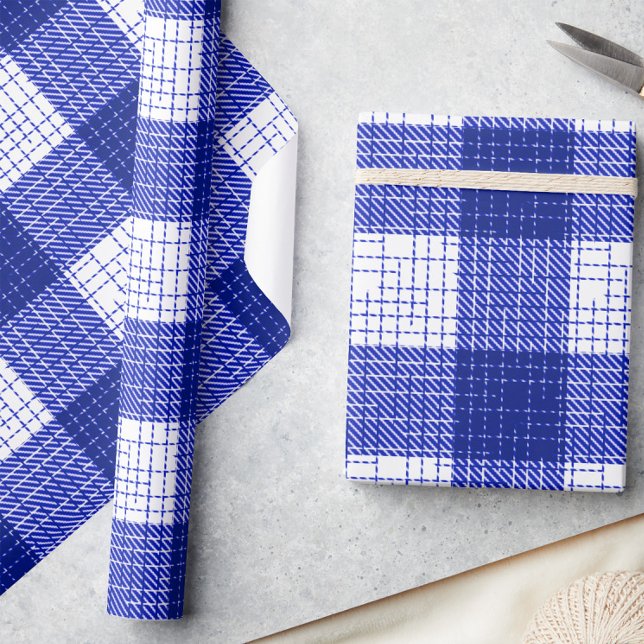 Blue and White Bold Checkered Plaid Design  Geschenkpapier (Von Creator hochgeladen)