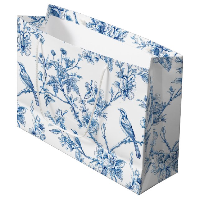 Blue and White Chinoiserie Floral Birds Große Geschenktüte (Vorderseite Schrägansicht)