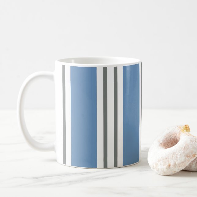 Blue and White Coastal Stripes Kaffeetasse (Mit Donut)