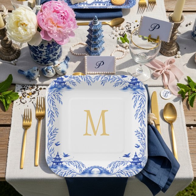 Blue and White Floral Willow Tile Monogram Pappteller (Blue and White Floral Willow Tile Monogram Paper Plates)