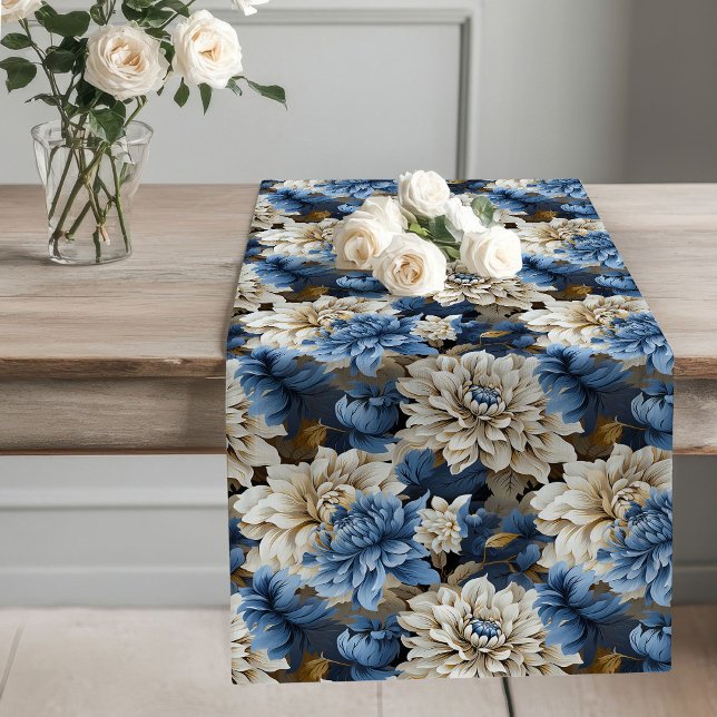 Blue and White Flowers Chic Table Runner Großer Tischläufer (Blue and White Flowers Chic Table Runner)