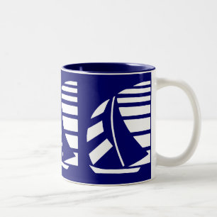Blue and White Racing Sailboat Tasse