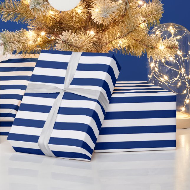 Blue and White Stripes Geschenkpapier (Feiertage)