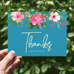 Blue Bat Mitzvah Chic Floral Gold Script Vielen Da Postkarte<br><div class="desc">Vergewissern Sie sich, dass Ihr Lieblings-Bat Mitzvah ihre Wertschätzung für alle, die ihre Meilenstein-Veranstaltung unterstützt! Schicken Sie diese raffinierte, personalisierte Dankeschön Postcard! Eine atemberaubende, rosa und pfirsichfarbene Aquarellfarbe mit Imitaten, Goldfolien-Schrift-Typografie und modernen weißen Sans-Serifen überlagern einen staubigen, türkisfarbenen, aquamarin blauen Hintergrund. Ein Stern von David, zusammen mit Ihrer personalisierten Note,...</div>