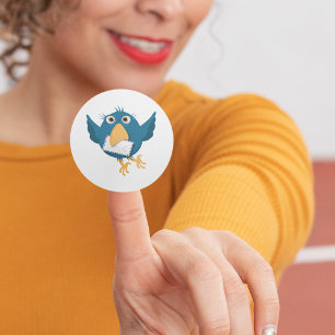 Blue Bird mit einem klassischen Umschlag Runder Aufkleber