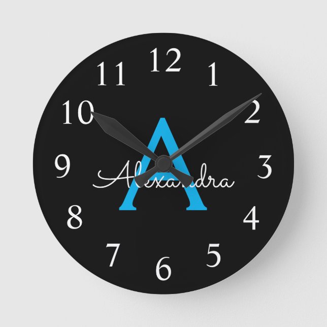 Blue Black Script Giron Monogram Name Runde Wanduhr (Vorderseite)