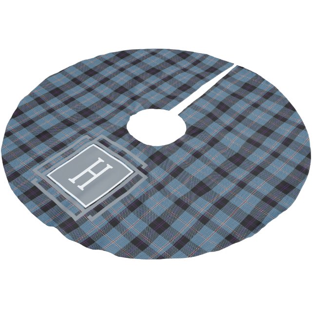 Blue Black Tartan Monogram  Polyester Weihnachtsbaumdecke (Schrägansicht)