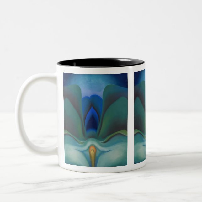 Blue Blume, Georgia O'Keeffe Zweifarbige Tasse (Links)